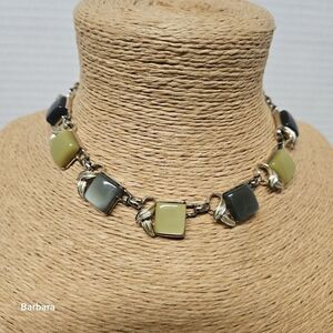 Vintage 60s 2-Tone Green Chiclet Thermoset Lucite Necklace